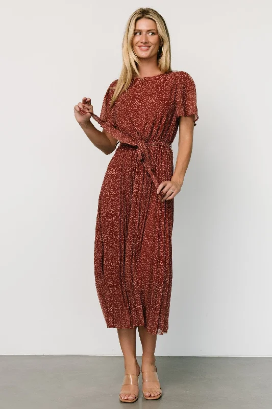 Prim Pleated Dress | Dark Rust